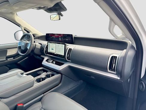 New 2025 Ford Expedition Max Active image 32