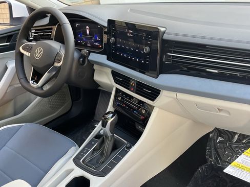New 2026 Volkswagen Jetta SE FWD image 16