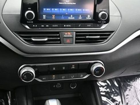 Used 2021 Nissan Altima 2.5 S FWD image 11