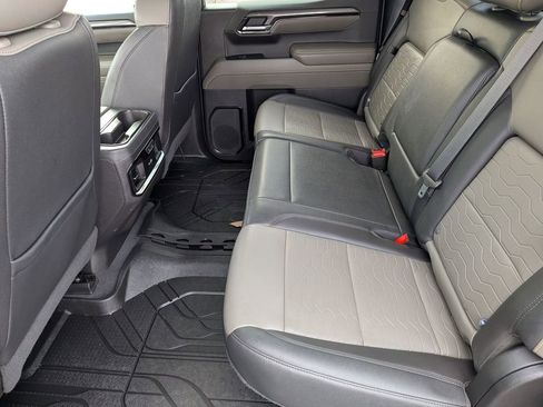 Used 2022 Chevrolet Silverado 1500 ZR2 w/ Technology Package AWD/4WD image 16