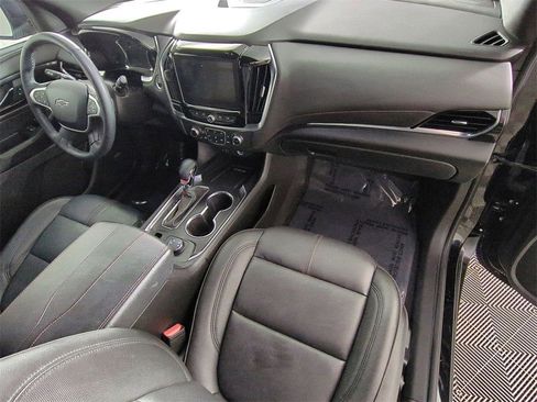Used 2023 Chevrolet Traverse RS image 29