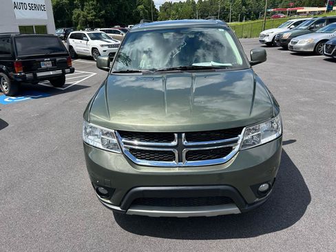 Used 2019 Dodge Journey SE w/ Connectivity Group FWD image 8