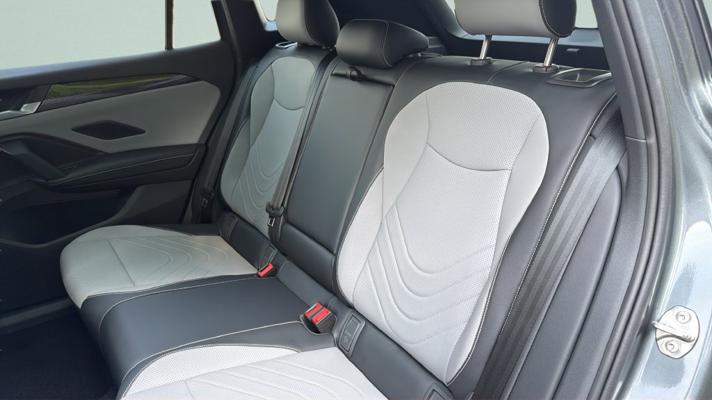 New 2026 Volkswagen Tiguan SE R-Line FWD image 27