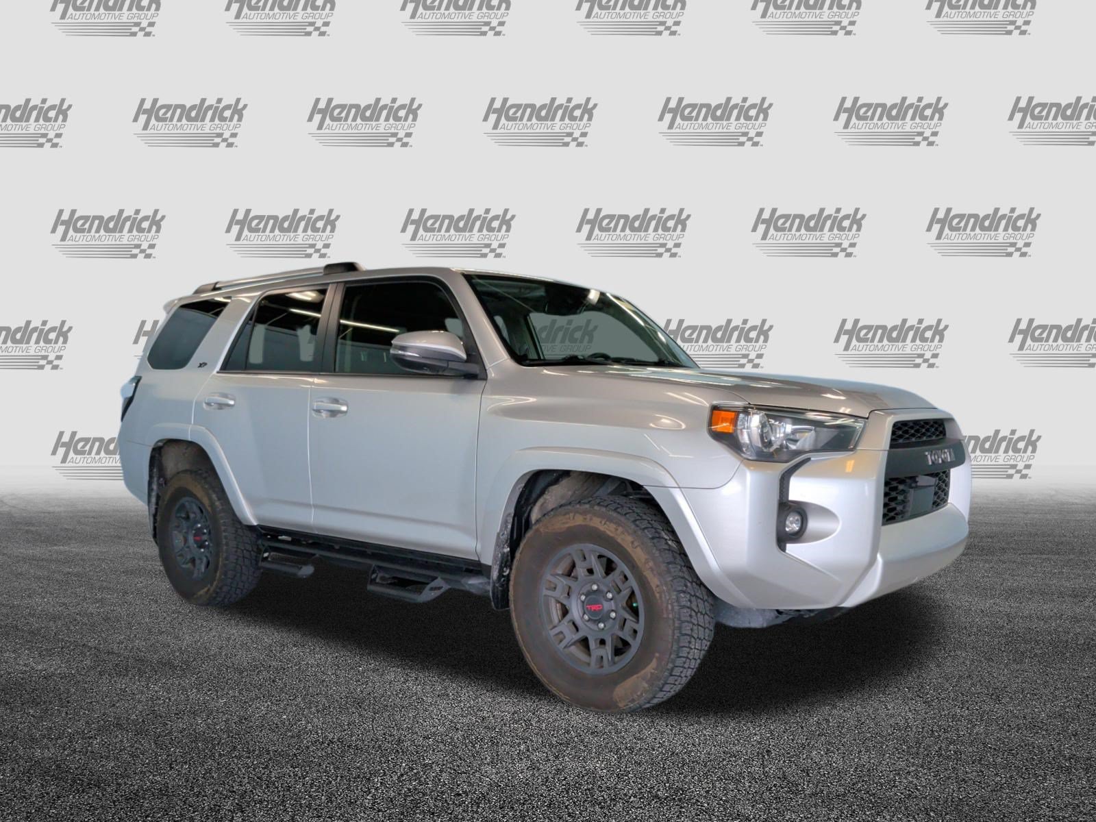 Used 2022 Toyota 4Runner SR5 Premium w/ Moonroof Package AWD/4WD image 2