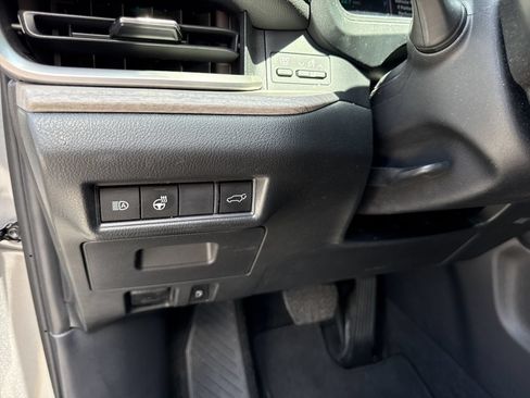Used 2025 Toyota Grand Highlander FWD image 19