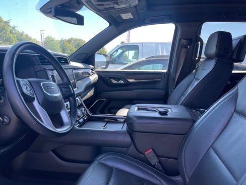 Used 2023 GMC Yukon Denali AWD/4WD image 5