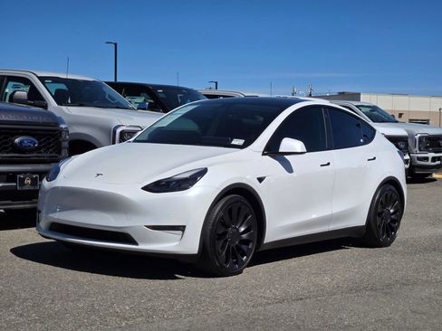 Used 2022 Tesla Model Y Performance image 8