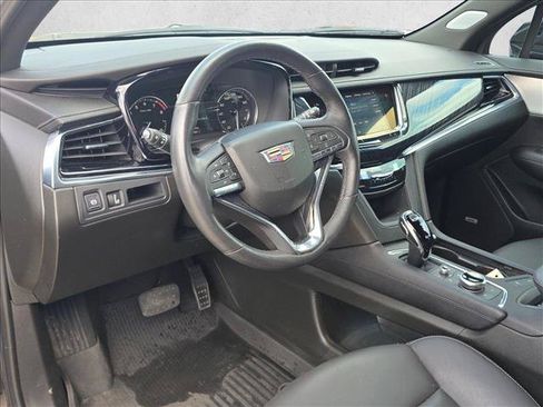 Used 2024 Cadillac XT6 Premium Luxury w/ LPO, Floor Liner Package FWD image 9