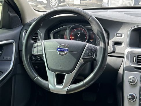 Used 2018 Volvo S60 T5 Inscription Platinum image 42