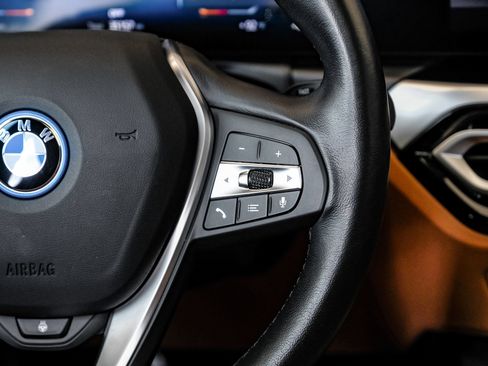 Used 2023 BMW i4 eDrive35 w/ Premium Package RWD image 17