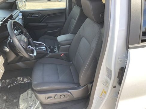 Used 2023 Chevrolet Colorado LT w/ LT Convenience Package II image 31