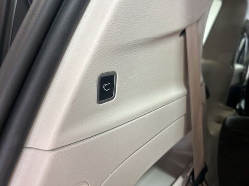 Certified 2023 Chrysler Pacifica Touring-L FWD image 18