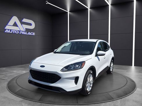 Used 2022 Ford Escape SE w/ Convenience Package FWD image 1