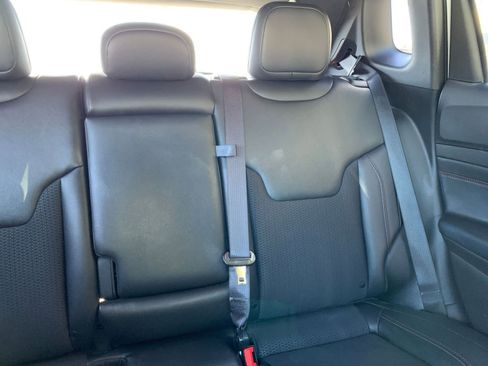 Used 2025 Jeep Compass Trailhawk image 36