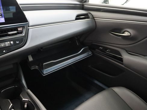 Used 2024 Lexus ES 350 w/ Accessory Package (Z2) FWD image 23