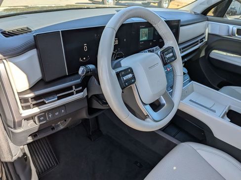 Used 2025 Hyundai Santa Fe SEL image 10