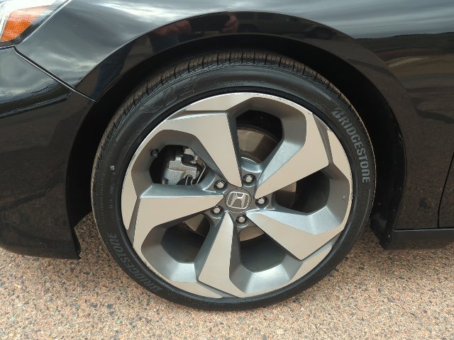 Used 2018 Honda Accord Touring image 26