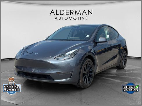 Used 2023 Tesla Model Y AWD image 1