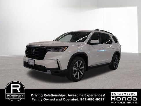 New 2025 Honda Pilot Touring image 2