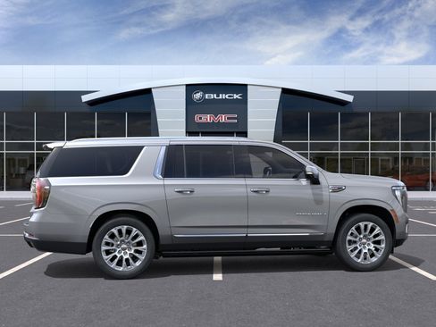 New 2026 GMC Yukon XL Denali w/ Denali Reserve Package image 25