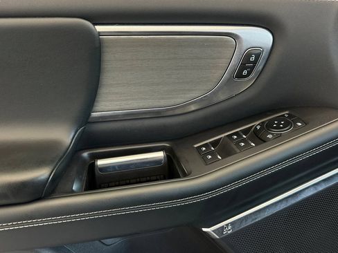 Certified 2025 Ford Expedition Platinum AWD/4WD image 10