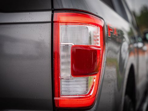 Used 2022 Ford F150 Lariat image 14