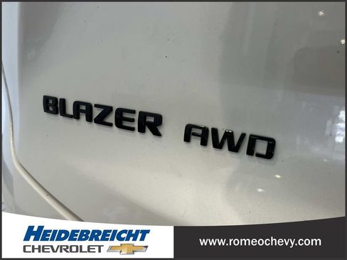 Used 2025 Chevrolet Blazer RS w/ Enhanced Convenience Package AWD/4WD image 38