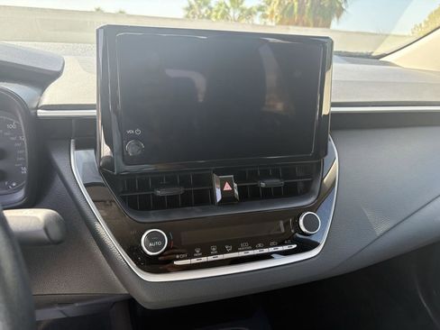 Used 2025 Toyota Corolla LE image 20