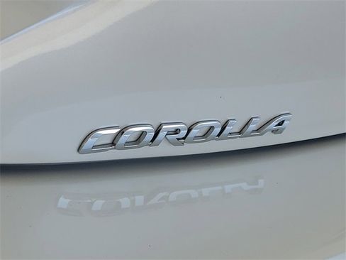 Used 2025 Toyota Corolla SE image 8