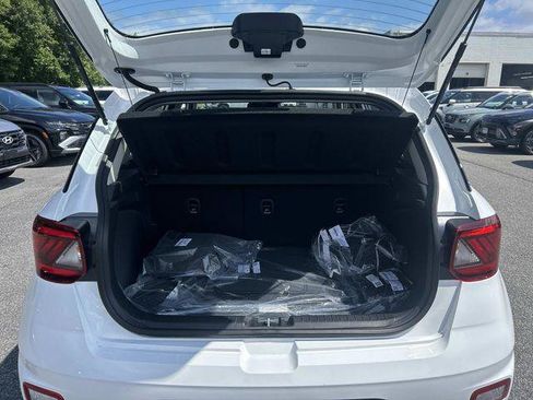 New 2026 Hyundai Venue SEL FWD image 4