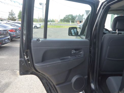 Used 2010 Jeep Liberty Sport image 23