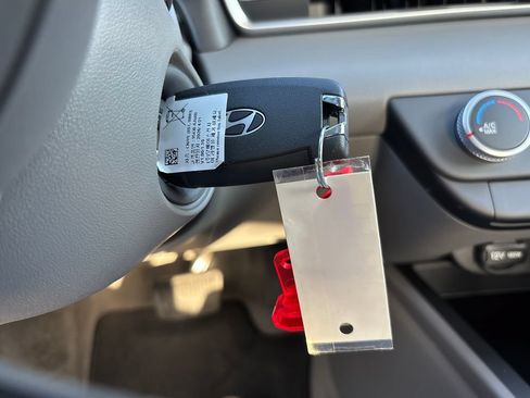 New 2026 Hyundai Elantra SE FWD image 16