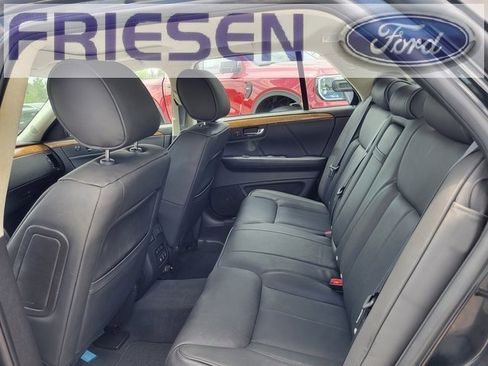 Used 2010 Cadillac DTS Platinum image 23