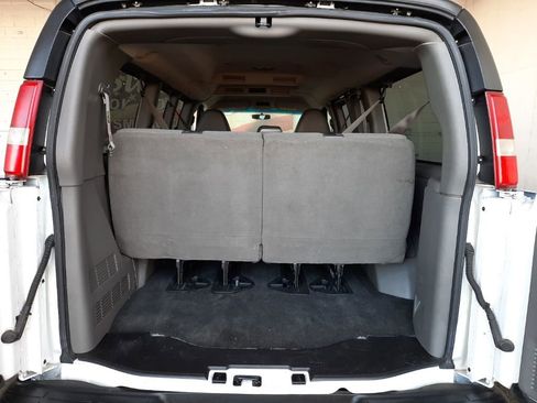 Used 2014 Chevrolet Express 2500 LS image 19