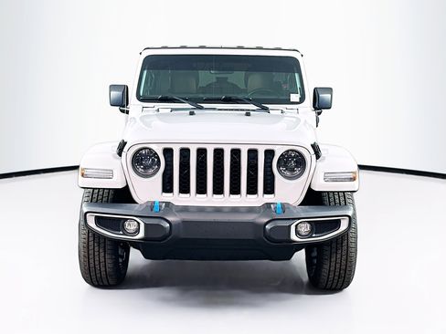 Used 2023 Jeep Wrangler Unlimited Sahara w/ Cold Weather Group AWD/4WD image 2