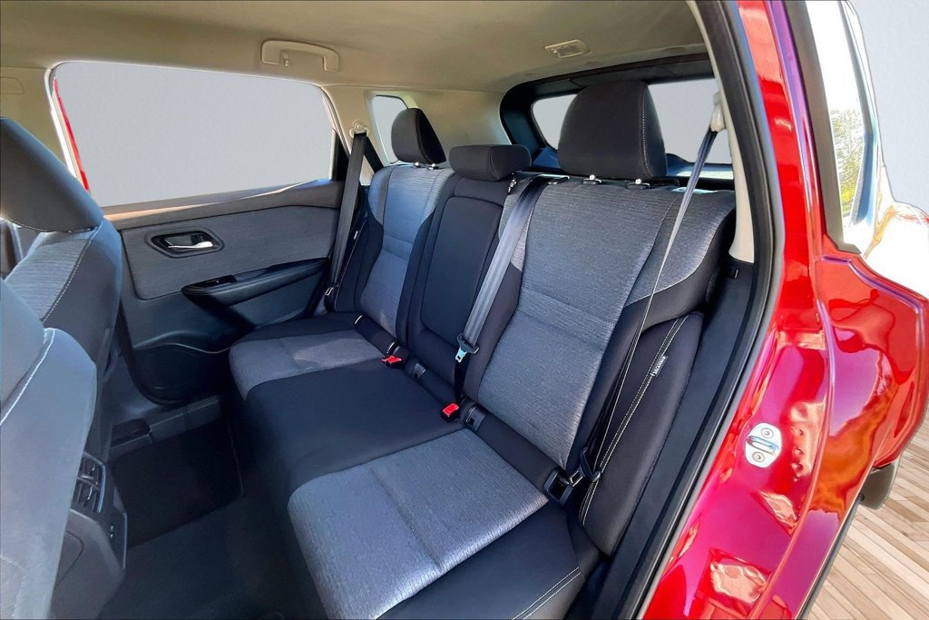Used 2023 Nissan Rogue SV AWD/4WD image 23