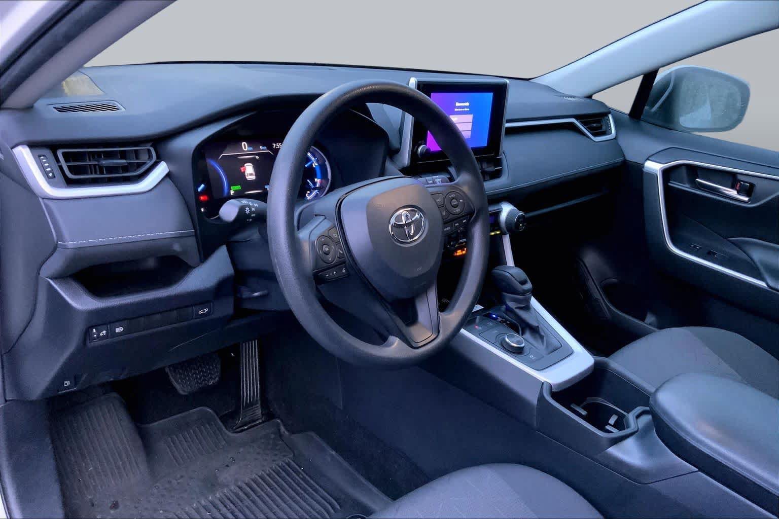 Used 2024 Toyota RAV4 XLE w/ Convenience Package AWD/4WD image 15