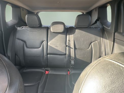 Used 2016 Jeep Renegade Limited AWD/4WD image 19