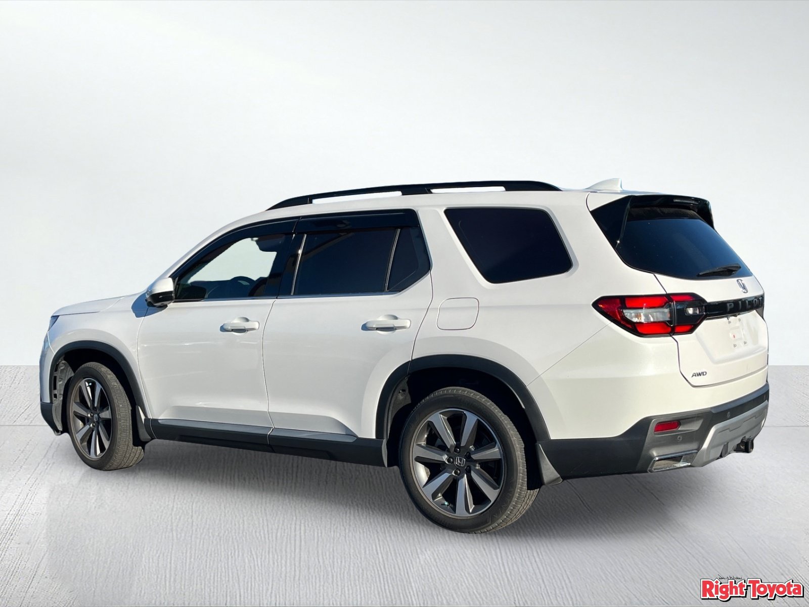 Used 2024 Honda Pilot Elite image 3