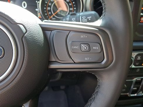 Used 2023 Jeep Wrangler Unlimited Sport AWD/4WD image 22