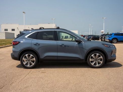 Used 2023 Ford Escape Platinum AWD/4WD image 8