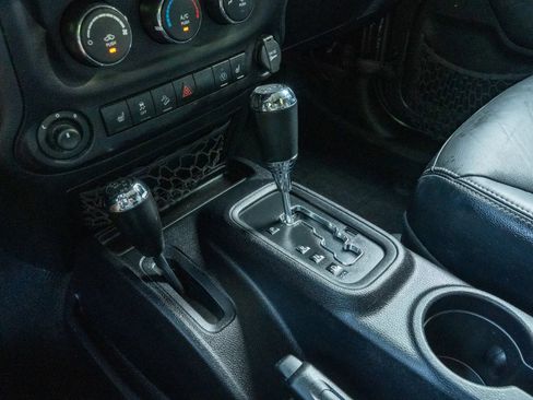 Used 2016 Jeep Wrangler Unlimited Sahara AWD/4WD image 22