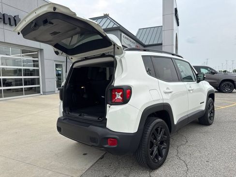 Used 2023 Jeep Renegade Altitude AWD/4WD image 15