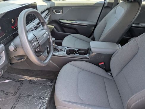 Used 2025 Kia K4 FWD image 23