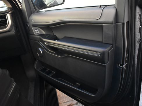 Used 2024 Ford Expedition XLT image 32