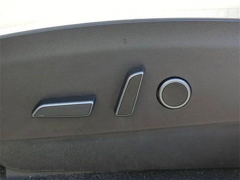 Used 2022 Tesla Model Y Performance image 22