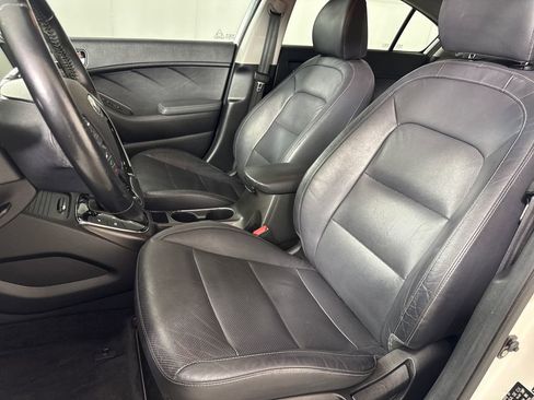 Used 2017 Kia Forte EX FWD image 11