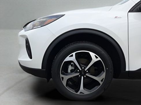 Used 2025 Ford Escape ST-Line Elite w/ Class II Trailer Tow Package image 14