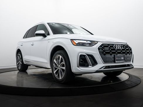 Certified 2023 Audi Q5 2.0T Premium w/ Convenience Package AWD/4WD image 1