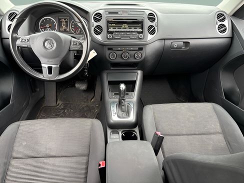 Used 2013 Volkswagen Tiguan S image 11